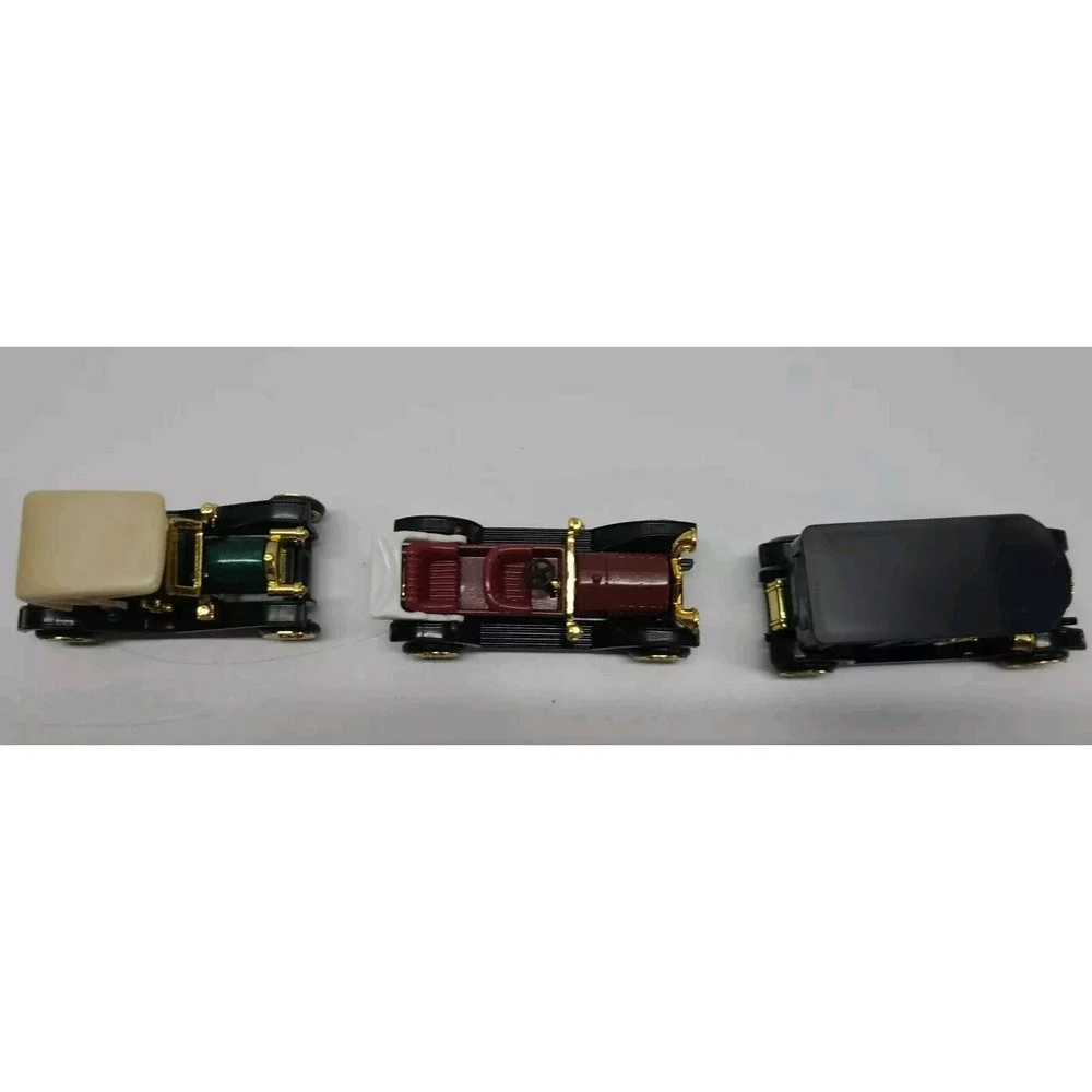 Small model cars fire engine Readers Digest‎